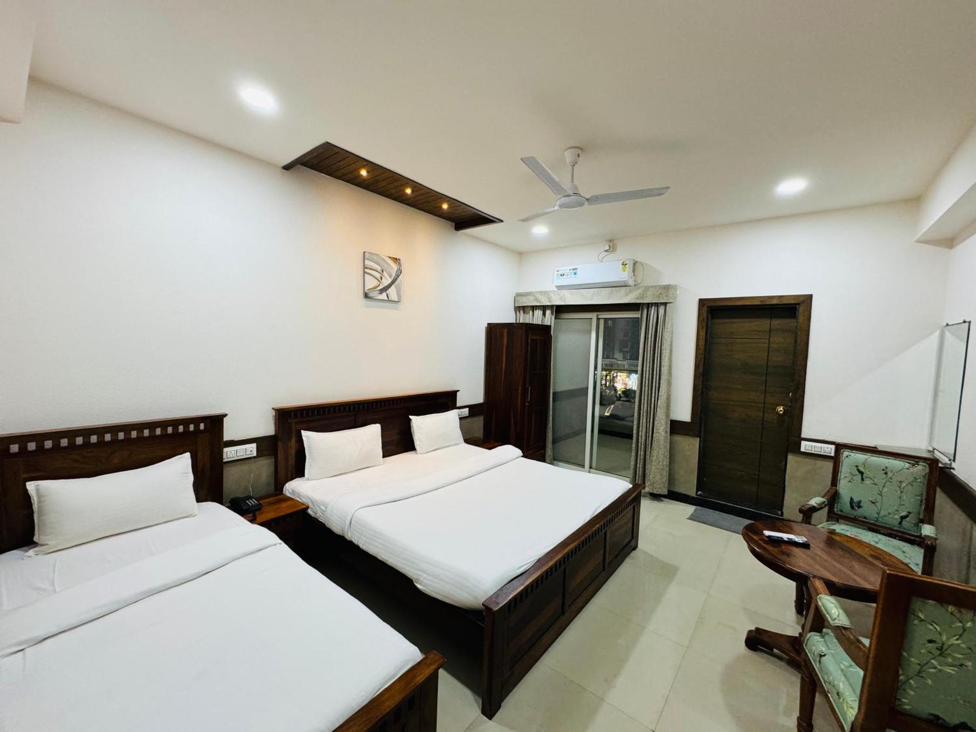 Hotel Tirth By Sonu'S Ujjain Exterior photo