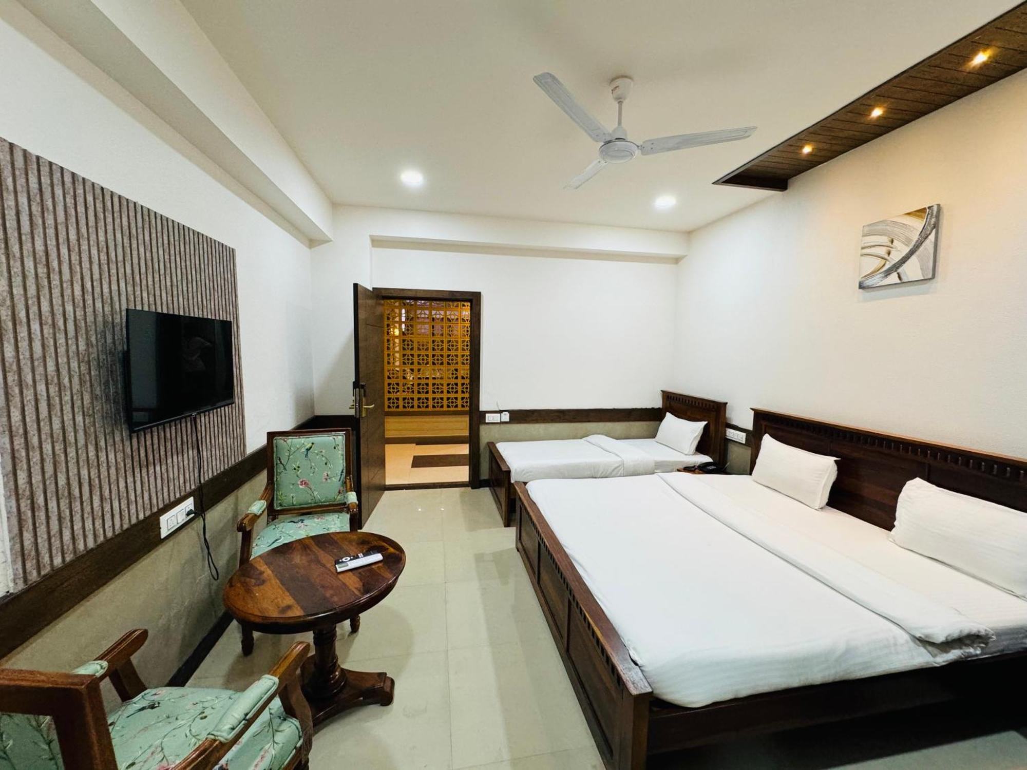 Hotel Tirth By Sonu'S Ujjain Exterior photo